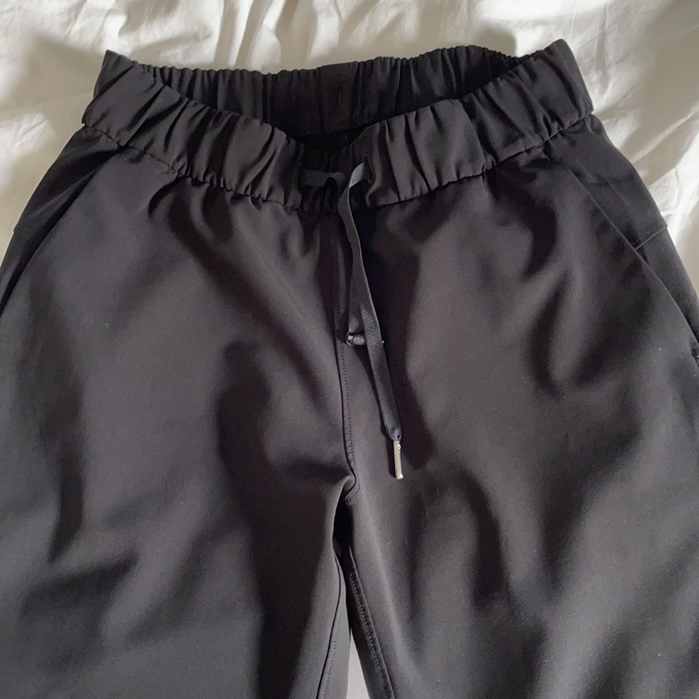 COPY - Black Lululemon on the fly pants